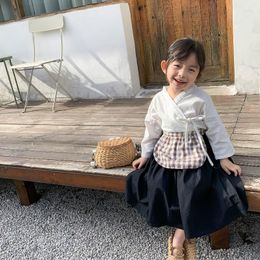 Kleidung Sets Koreanischen Stil Kinder Kleidung Kleinkinder Mädchen Frühling Tops Schürze Rock 3 stücke Baby Kinder Outfits Chic Anzüge