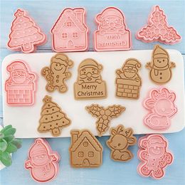 Baking Moulds 8Pcs Christmas Biscuit Mould Santa Snowman Tree Elk Cookie Stamp Pressure Fondant Stamper Tools Cake Cutter Mould