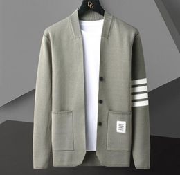 Men's Sweaters Fashion Brand Winter Designer Cardigan Plus Size England Style Spliced Cardigan Knit Jacket