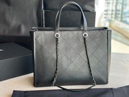 Luxury Designe Maxi Jumbo Classic Flap Bags Quilted Meatlasse Chain Crossbody Shoulder bag coco purse Large Capacity calfskin Travel handbag totes 40X29X16CM