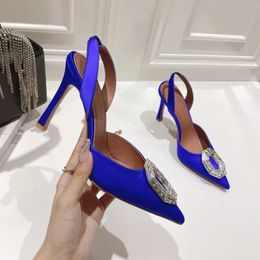 Bayan ayakkabısı Stiletto topuk elbise ayakkabıları Lüks Tasarımcılar Saten kristal toka Süslenmiş arkası açık iskarpin 10CM yüksek topuklu sandaletler için Pompalar Taklidi sandaletler