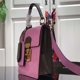 Die Spring Street Pale Pink Handtasche aus metallisiertem Echtleder, Umhängetaschen, Cross-Body, schicke Damen- und Mädchen-Geldbörse mit Schlossverschluss251o