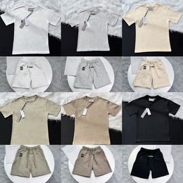 Designer Roupas para crianças Testeiras essenciais Meninos T Shirts Shorts meninas Crianças Kid Tshirts Casual Pants Moda Baby Infits Roupa de crianças Pullover