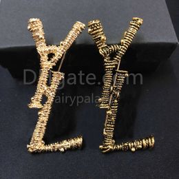 Famous Simple Brooch Gold Women Brooch Luxury Designer Jewellery With Letters Casual Suit Pin High-Quality Mens For Gifts Business Ladies Party Accessories