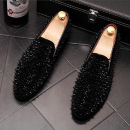 Men's Leather Shoes Fashion Rivet Loafers Handmade Punk Style Men Flats Luxury Design Black Mocassin Homme Da019