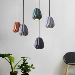 Pendant Lamps Europe Black Lamp Iron Wire Oval Ball Decorative Hanging Light Wood Bulb Dining Room Chandelier Lighting