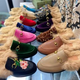 Desginer Chinelos Princetown Mulheres Homens Mocassins Sapatos Inverno Quente Chinelos Pele Clássico Metal Fivela Bordado Sandália Couro Sapato Padrão Slides