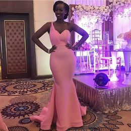 Afrikanische One schulterrosa Meerjungfrau Bridemaid Kleider Schatz schwarze Frauen Einfache Trauzeugin Hochzeitsfeier Kleid