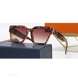 Hot Sell Luxury MILLIONAIRE Sunglasses Full Frame Vintage Designer Sunglasses for Men Woman Shiny Gold Letter V Square Glasses Top Quality good