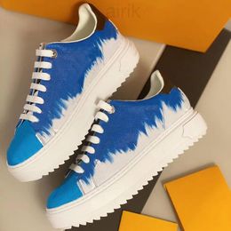 2022 Top Quality Women Platform Time Out Sneaker Top Calfskin Leather Lace-up Shoes Runner Trainers 3D Flowers Sneakers