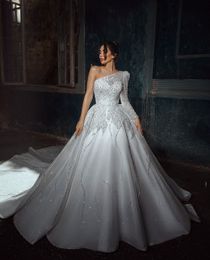 Elegant Ball Gown Wedding Dresses Appliques One Long Sleeve Bateau Sequins Beads Ruffles 3D Lace Satin Floor Length Costume Homme Formal Dresses Bridal Gowns