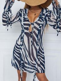 Lässige Kleider 2023 Sommer Damen Beach Kurzkrawatte Blau Zebra Print Mini -Kleid Langarm V Hals Spotted Ribbon Hollow Out Out