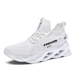 Dress Shoes Height Increasing Men and women's sports shoes breathable running outdoor fashion comfortable casual couple fitness 230105