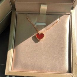 Collane di trifoglio di design in argento 925 collana con cuoricino rosso da donna 18 carati amore agata catena clavicola regalo colore rosa FJ5U