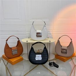 Evening Bags Fashion Exquisite Autumn and Winter Oblique Span New Women's Bag Trend Everything Niche Design One-shoulder Portable Underarm Bag