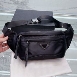 Designer Luxury Bumbag Fashion Waist Bags Men Casual Inverted Triangle Large Capacityc Bum Bag Women Sport Fannypacks312h