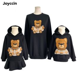Clothing Sets Joyccin Mother Kids Bear Embroidery Hoodies and Sweatshirts Drop Shoulder Solid Color Loose Pullover Family Matching Outfits 230105