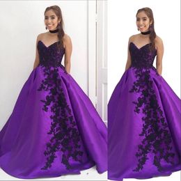 Hot Purple Evening Dresses Wear Satin Formal Sweetheart Black Lace Appliques Zipper Back Elegant Prom Dress Sleeveless Women Party Gowns Ball Gown