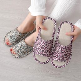 Pantofole con stampa leopardo donne in lino da casa a casa primavera autunno estate per interni pavimento non slip infrasoli diapositive sandali lady sandals tpr suola