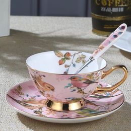 Cups Saucers European Style Bone China Coffee Cup Set Creative Ceramic Phnom Penh Afternoon Tea Saucer With Spoon