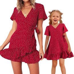 Girl's Dresses 2022 Red Mom and Daughter Dot Short Sleeve Dress Clothes Family Look Matching Outfits Wedding Party Mommy and Me V Neck Dresses T230106