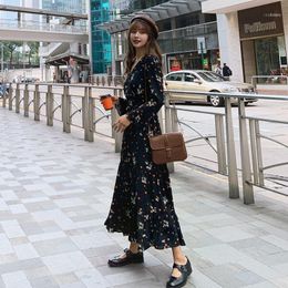 Casual Dresses Balck Floral Print Maxi Dress Women Boho Long Flare Sleeve V Neck High Waist Slim Fit Robe Korean Style 2023