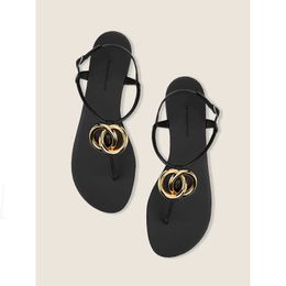 Sandalet Yaz Kızlar Bayanlar Süslenmiş Slingback Tasarımcı Ayakkabı Lüks 2023 Siyah Düz T Kayışı Ünlü Marka Metal 230106