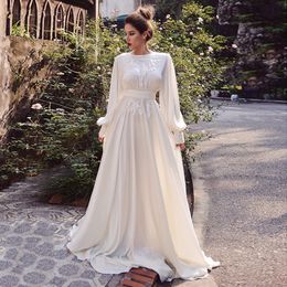 Simple A Line Wedding Dresses Soft Satin Boho Lace Appliques Long Puff Sleeves Bridal Gown Vintage Bride Party Gowns 2023