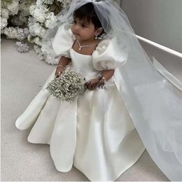 Vintage Satin Flower Girls Dresses Puffy Sleeve Princess Baby Infant Toddler Baptism Gown Pleath Skirt Square Neck Child Birthday Party Dress