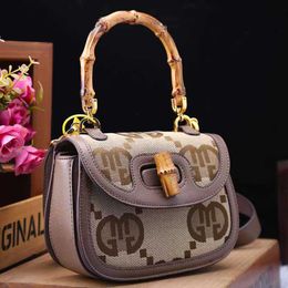 Shops Sell Designer Bags Cheaply Women's Saddle 2023 New Bamboo Handbag Fashion Wtern Style One Shoulder Crossbody Small