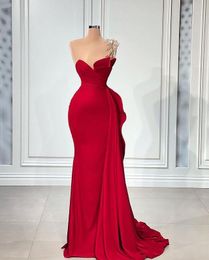 2023 Prom Dresses Arabic Sexy Dark Red Mermaid Crystal Beads Ruffles Satin One Shoulder Floor Length Evening Gowns Vestidos