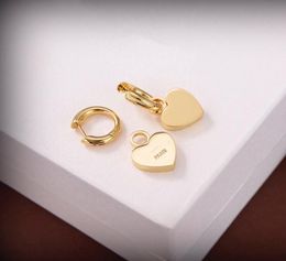 2022 Designer B Stud Metall Ohrringe Weibliche Plain Ring Ohrringe Creolen Paris Highend Luxus7932913