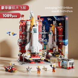 Блоки аэрокосмическая авиационная авиация светящаяся лунная космическая станция, совместимая с самолетами Lego и Rockets Ship Brick Toys Children Christmas Gif 230107