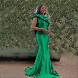 Mermaid Green Bridesmaid Dresses Ruched One Shoulder Long Sleeves African Women Wedding Party Dress