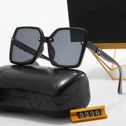 Óculos de sol de luxo Designer de lentes polaroides óculos de sol vintage feminino masculino óculos sênior para mulheres com óculos de óculos de metal vintage de metal com estojo