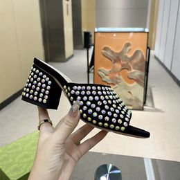 Sandálias primavera e outono moda roupas femininas legal e lindo sapato de tornozelo de cristal cabeça redonda salto alto fino 6,5 cm design de dança de casamento sapatos femininos moda