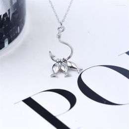 Pendant Necklaces Personality Creative Cute Three Small Fish Silver Plated Jewelry Hook Temperament Clavicle Chain XL074