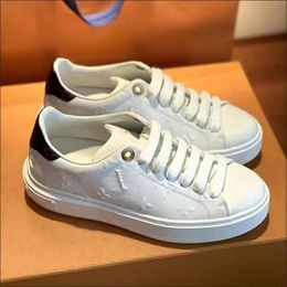 Desigenr Mens Womens Shoes Fashion High Qauality Casual Shoes Brand High Quality Retro Men Leather Lace Up Fashion 3D Printing Sports Women Small White Shoes 4242