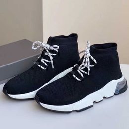 Scarpe casual Designer Sock Sneakers Uomo Donna Sneaker Classic Speeds Trainer Sock Shoe Fly Knit Socks Graffiti Sole Trainers Graffiti Sole Air Cushion NO017B