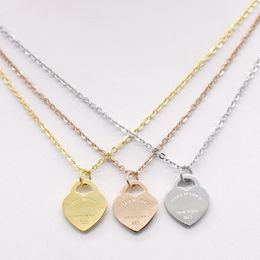 collana in argento catena collane a cuore pendenti gioielli designer accessori designer donna ciondolo con ciondolo in acciaio al titanio rosa oro
