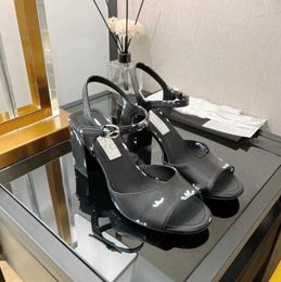 Высокие каблуки летние сандалии женщины бренд сексуальные атласные мягкие мягкие мягкие туфли для туфель