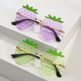 Sunglasses Strawberry Ladies Designer Fashion Glasses Party Ball Decoration Eyewear Trend Men UV400 Hip Hop