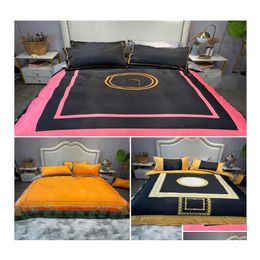 Bedding Sets Brand Designer Duvet Er Bed Sheet Pillowcases Set Fashion Comforter Ht1738 Drop Delivery Home Garden Textiles Supplies Dhijd