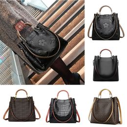 Designer Light Luxury Tote 2023 Women Totes Bags Printed Letter Fashion Leather Handbag Capacity Large Shoulder Crossbody Bag