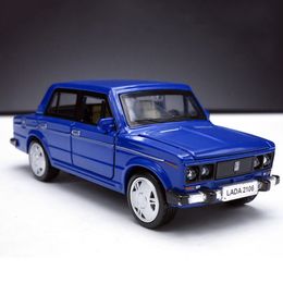 Diecast Model car 1/32 Russian LADA 2106 Alloy Classic Model car Toy Diecasts Metal Casting Pull Back Music Light Car Toys For Children Vehicle 230111