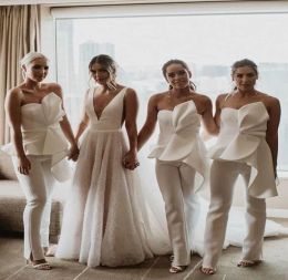 2023 White Jumpsuit Bridesmaid Dresses Satin Off The Shoulder Floor Length Ruched Sleeveless Custom Made Plus Size Maid Of Honour Gowns 401 401