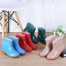 Slip Stiefel Standort weibliche kurze resistente Küchenschuhe warmes wasserdichtes Wäscherei Regen Gummi Überschuhe