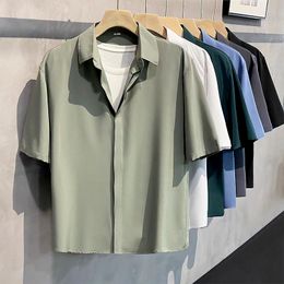 Men's Casual Shirts Summer Cool Men Short-sleeved Anti-wrinkle Solid Colour Fashion office Loose Button Pocket Male Clothing Top 230111