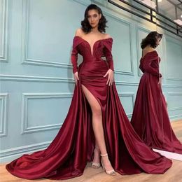 Elegant Long Sleeves Sheath Evening Dresses With Detachable Skirt Off Shoulder Side Split Sexy Burgundy Satin Prom Gowns Simple Special Occasion Wear