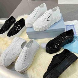 Tasarımcı Spor ayakkabıları Gabardine Naylon Sıradan Ayakkabı Marka Tekerlek Eğitimleri Lüks Tuval Sneaker Moda Platformu Solid Yüksek Ayakkabı
